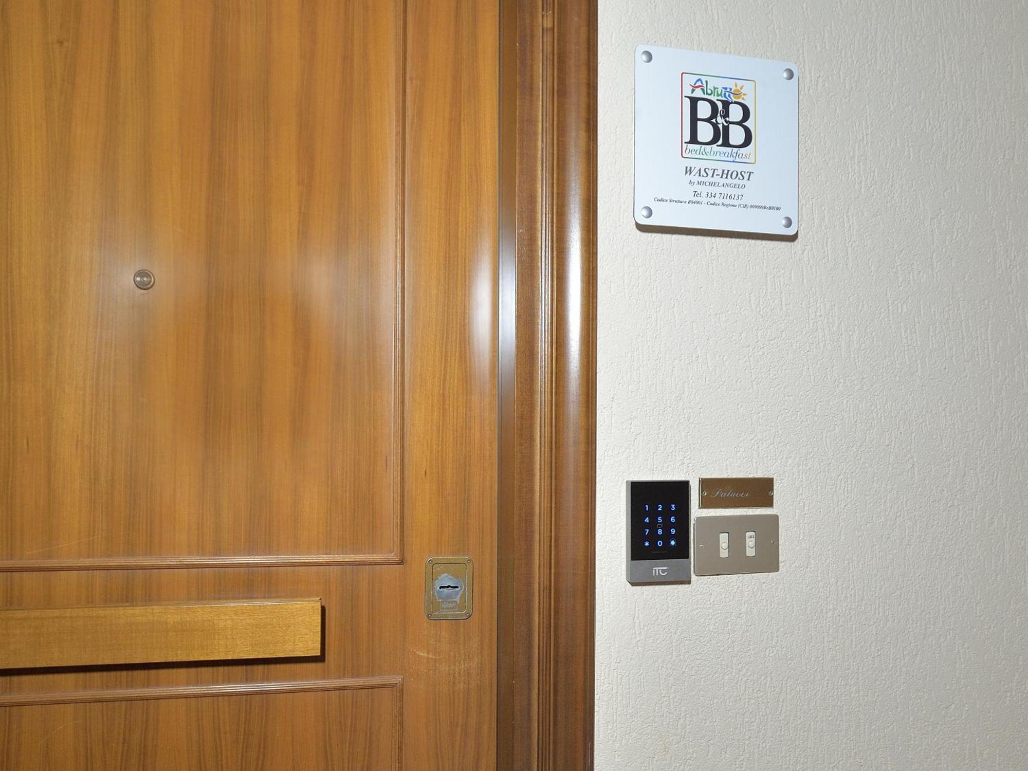 Wast-Host By Michelangelo Bed & Breakfast Vasto Exterior photo